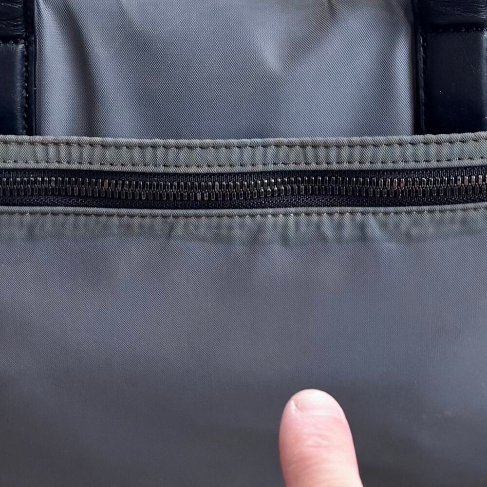 Away Everywhere Weekender Duffle Bag Luggage Gray Nylon Black Leather - Picture 11 of 15